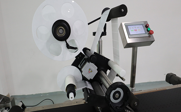 缓存打印贴标机,贴标机设备,转角贴标机