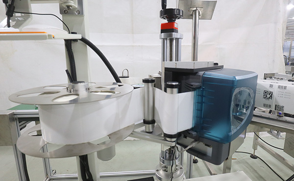 即时打印贴标机,打印贴标机设备,全自动贴标机生产厂家,yl23411永利集团官网